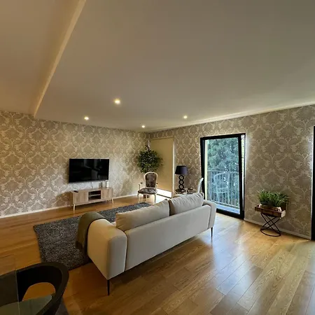 Apartment Carreira *