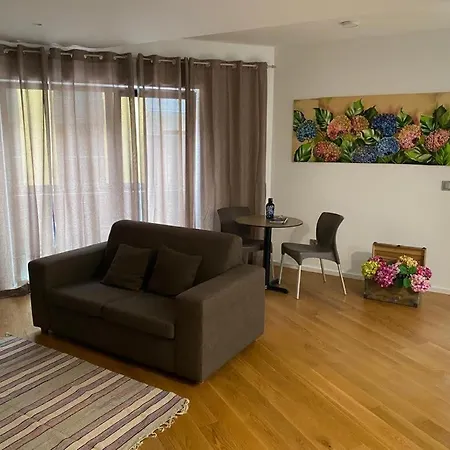 Apartment Carreira