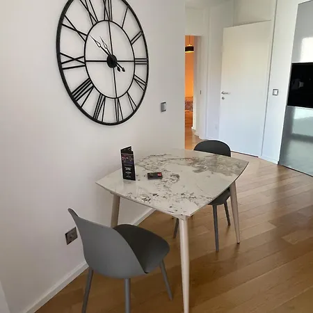 Apartment Carreira *